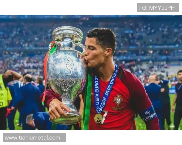 葡萄牙当家足球明星的辉煌历程与未来展望